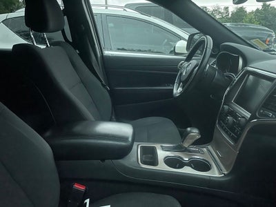 2017 Jeep Grand Cherokee Laredo - TOW PKG