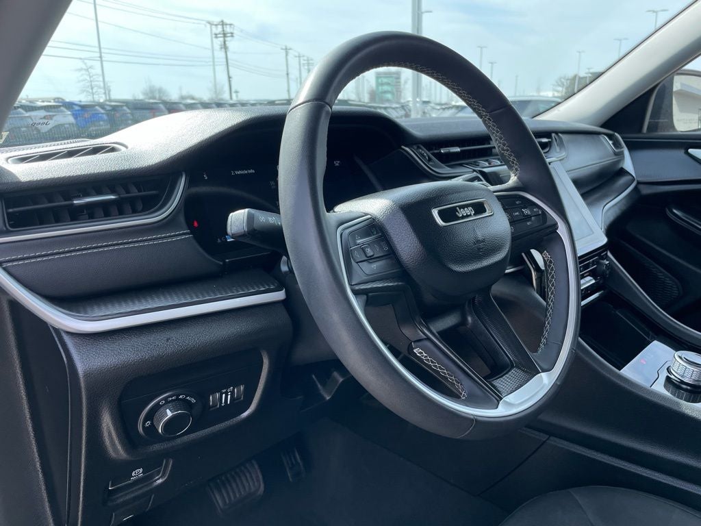 2023 Jeep Grand Cherokee L Laredo