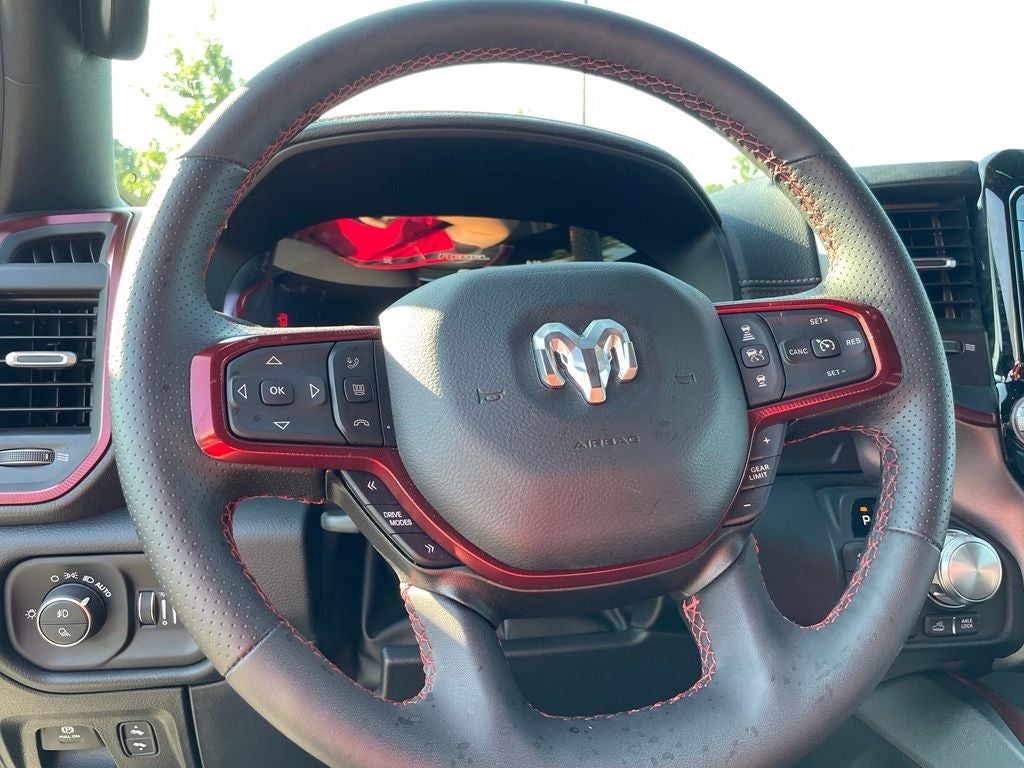2026 RAM 1500 Rebel - POWER ADJUSTABLE PEDALS / POWER TAILGATE