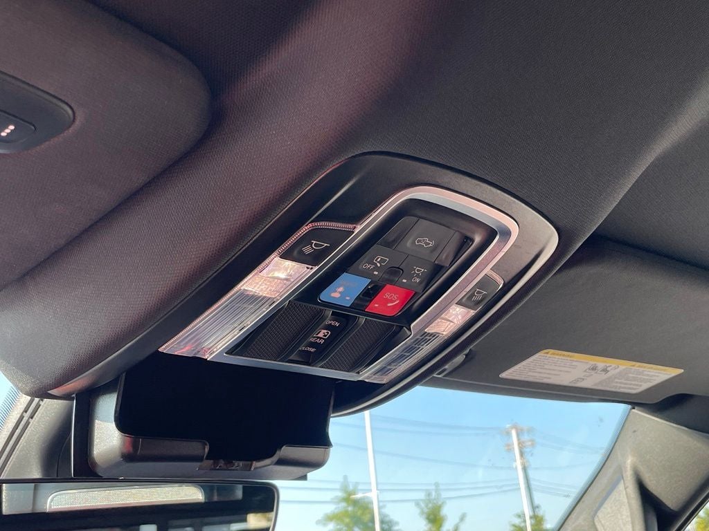 2026 RAM 1500 Rebel - POWER ADJUSTABLE PEDALS / POWER TAILGATE