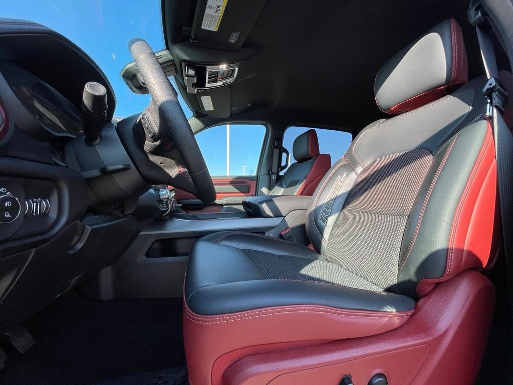 2026 RAM 1500 Rebel - POWER ADJUSTABLE PEDALS / POWER TAILGATE