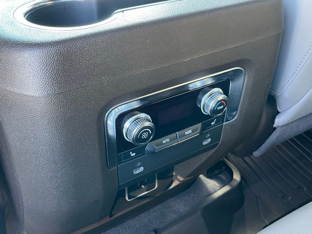 2023 GMC Yukon SLT - DUAL-PANE SUNROOF / HD SURROUND VISION