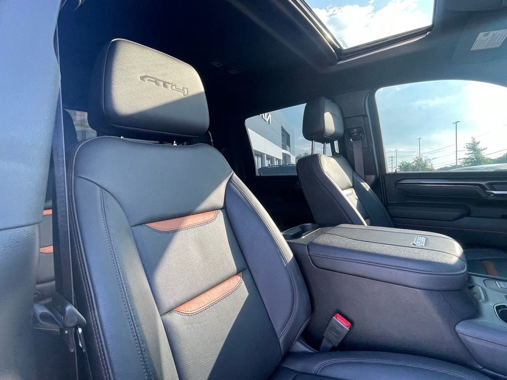2026 GMC Sierra 2500HD AT4 - POWER SUNROOF / POWER ASSIST STEPS