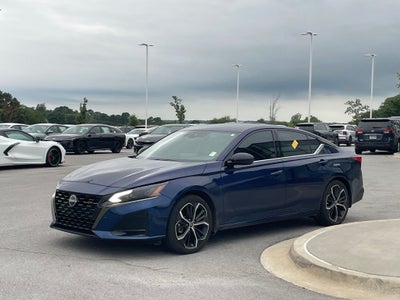 2024 Nissan Altima 2.5 SR - MOONROOF / BLIND SPOT MONITOR