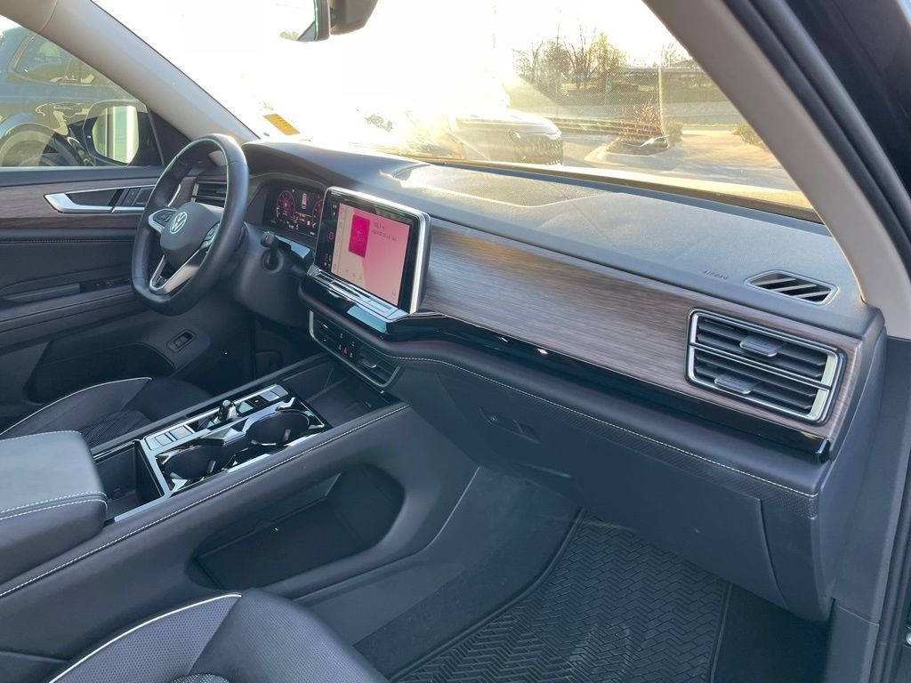 2024 Volkswagen Atlas 2.0T SEL Premium R-Line - MEMORY SEATS