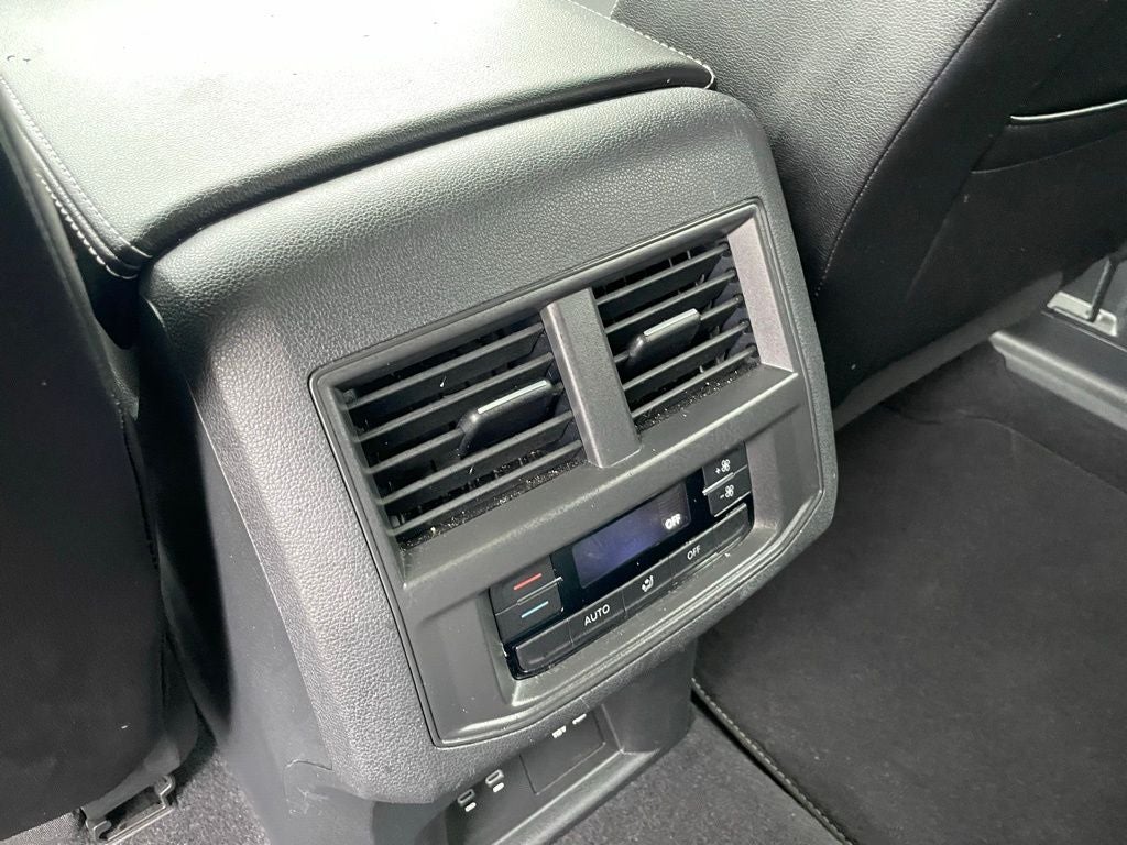 2023 Volkswagen Atlas 2.0T SE w/Technology - PANORAMIC SUNROOF / AWD