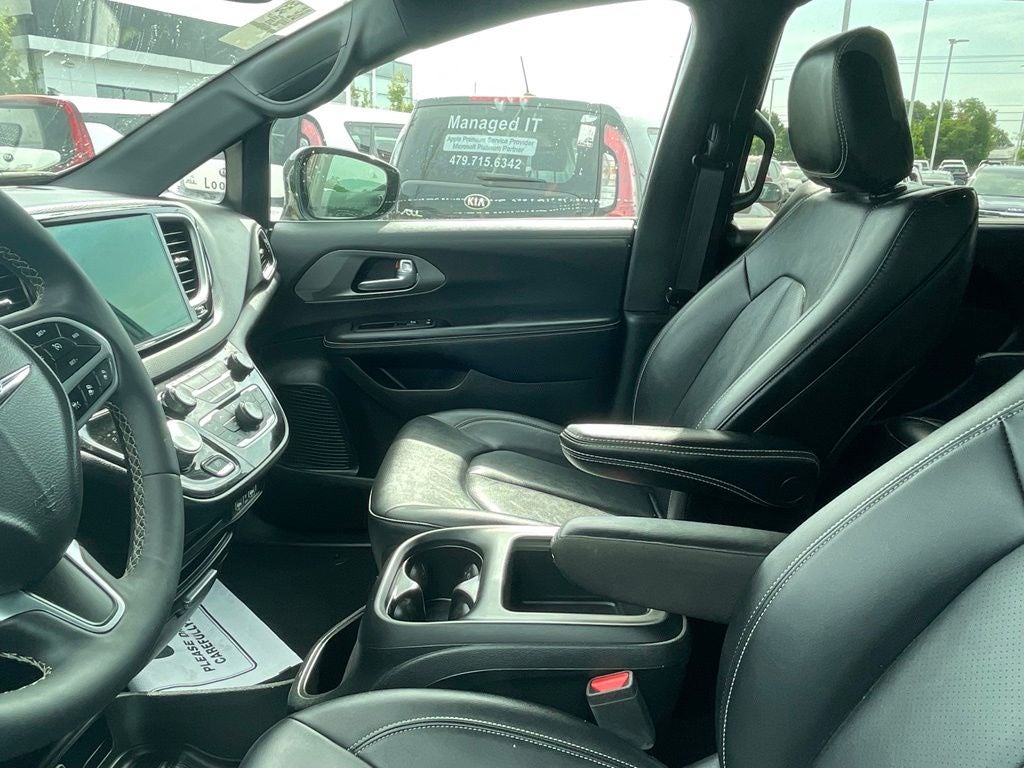 2025 Chrysler Pacifica Select - POWER LIFTGATE / APPLE CARPLAY