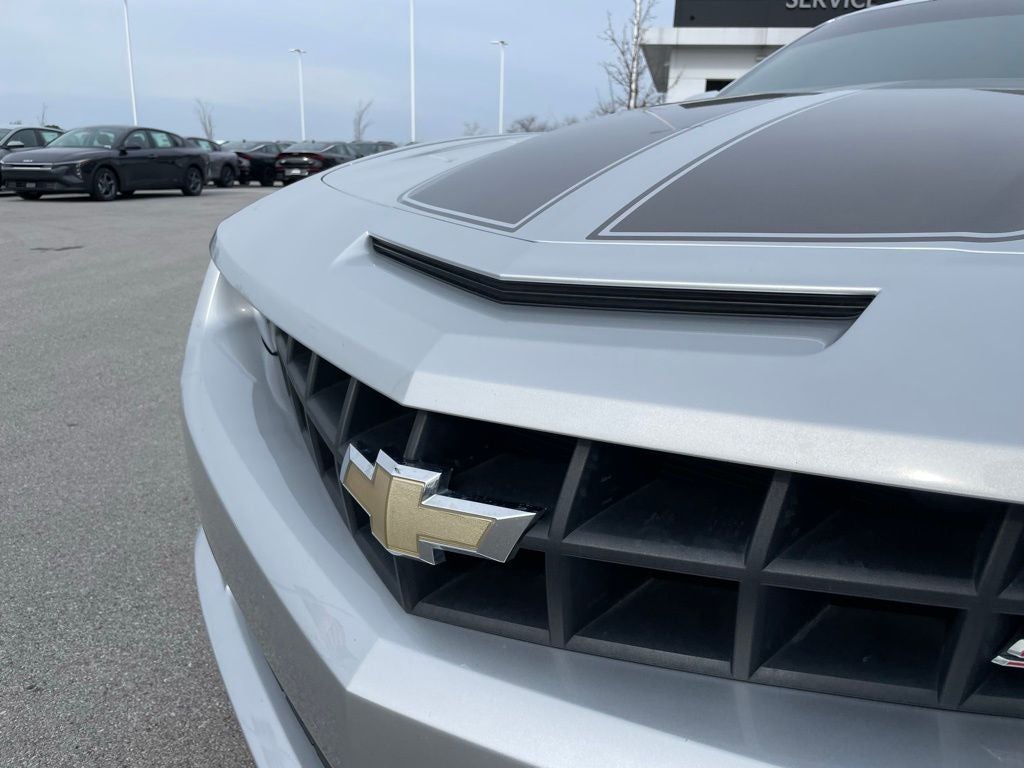 2011 Chevrolet Camaro SS 2SS - LOW MILEAGE / SUNROOF