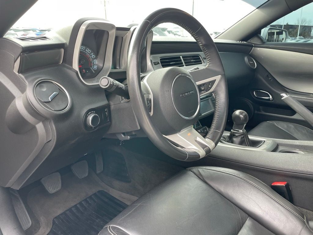 2011 Chevrolet Camaro SS 2SS - LOW MILEAGE / SUNROOF