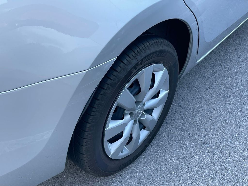 2016 Toyota Corolla LE - 38 MPG / KEYLESS ENTRY