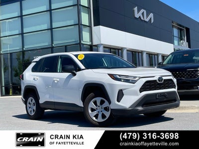 2025 Toyota RAV4 LE - WIRELESS APPLE CARPLAY / 30 MPG