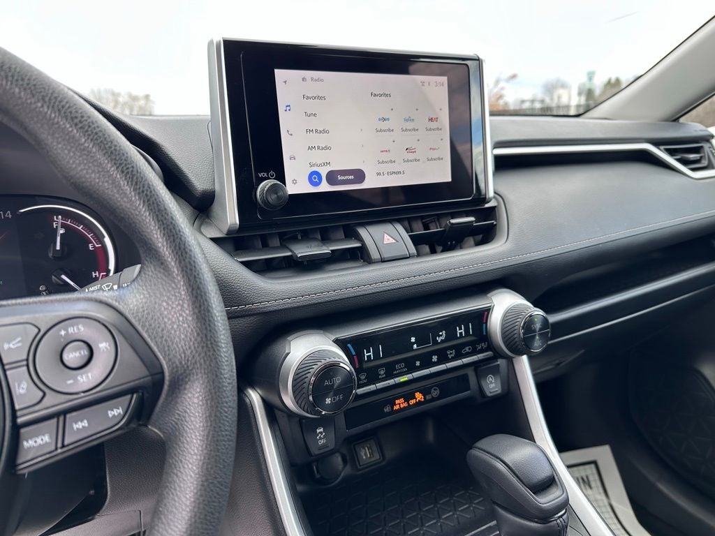2024 Toyota RAV4 XLE - RADAR CRUISE CONTROL / WIRELESS CARPLAY