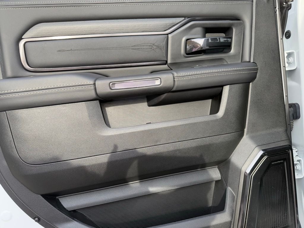 2024 RAM 2500 Limited - POWER RUNNING BOARDS / ADAPTIVE CRUISE
