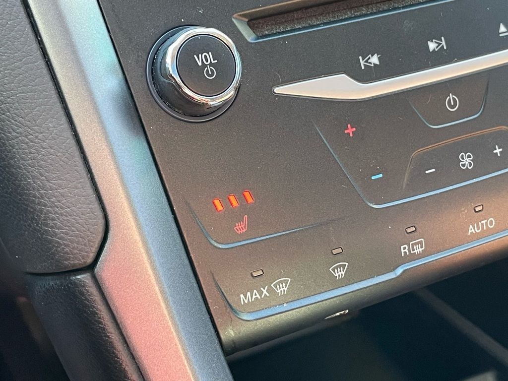 2015 Ford Fusion SE - HEATED SEATS / LANE KEEP ASSIST