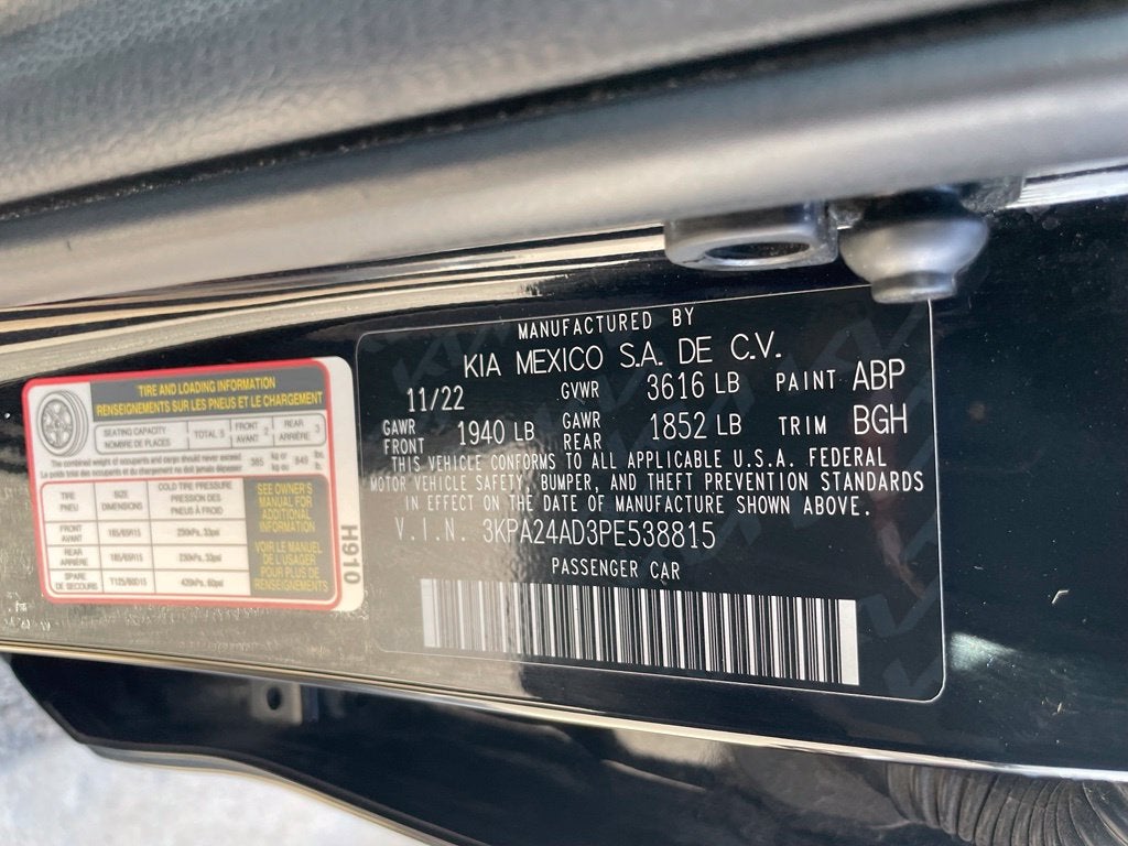 2023 Kia Rio S - 41 MPG / 1-OWNER / CLEAN CARFAX