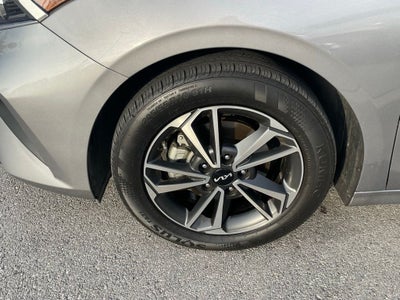 2024 Kia Forte LXS - KIA CERTIFIED / BLIND SPOT ASSIST