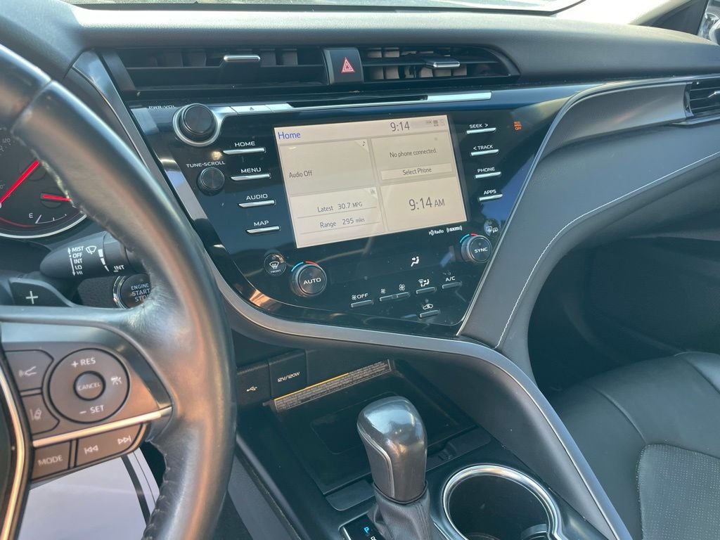 2020 Toyota Camry XSE - APPLE CARPLAY / BLIND SPOT MONITORING