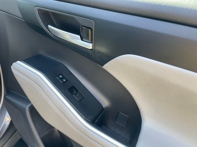 2021 Toyota Highlander XLE - MOONROOF / LEATHER