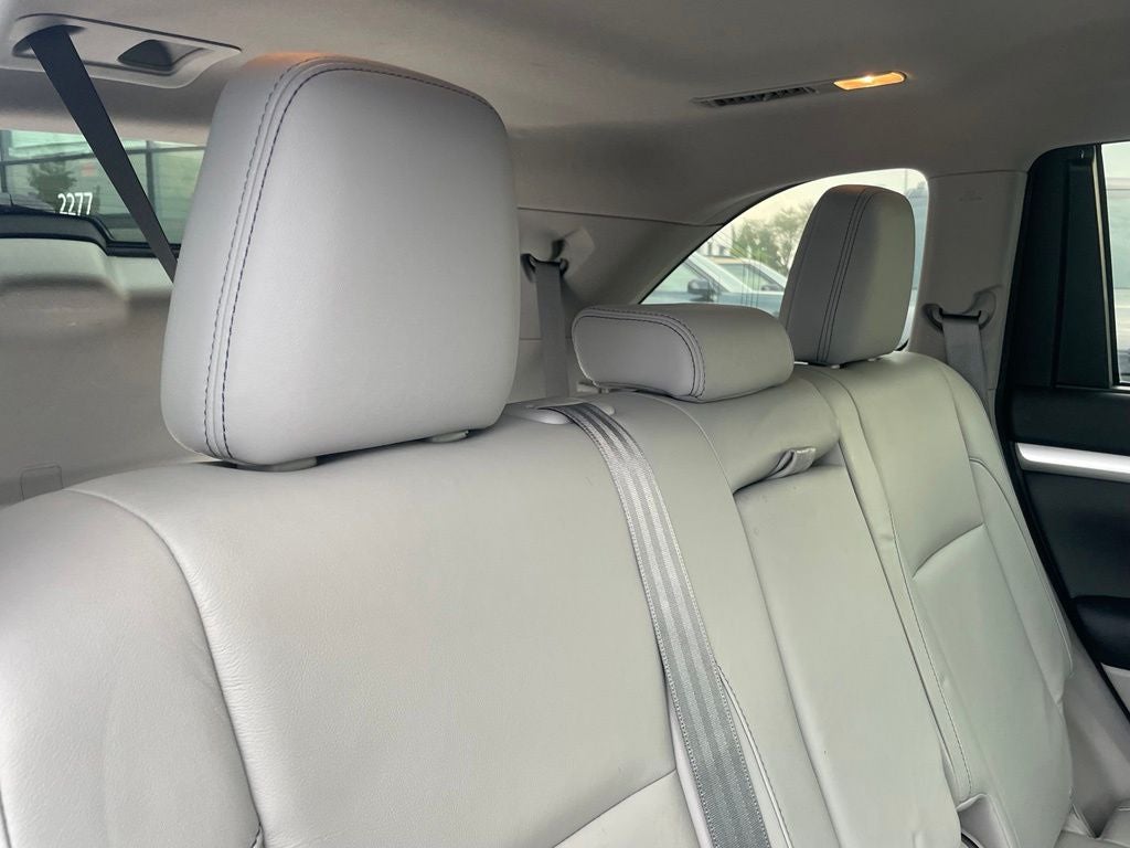 2015 Toyota Highlander XLE V6 - POWER MOONROOF / NAVIGATION
