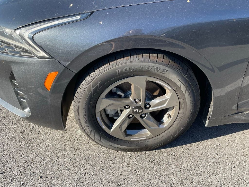 2021 Kia K5 LXS - PUSH BUTTON START / BLIND SPOT AVOIDANCE