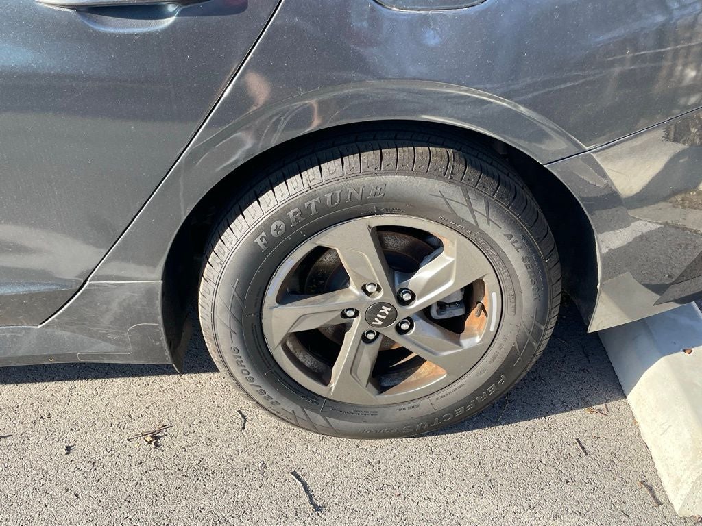 2021 Kia K5 LXS - PUSH BUTTON START / BLIND SPOT AVOIDANCE