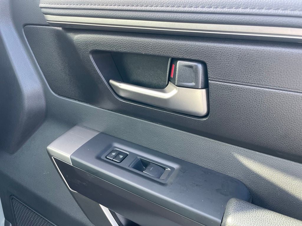 2025 Toyota Sequoia SR5 - 9520 LB TOWING CAPACITY / WIRELESS CARPLAY