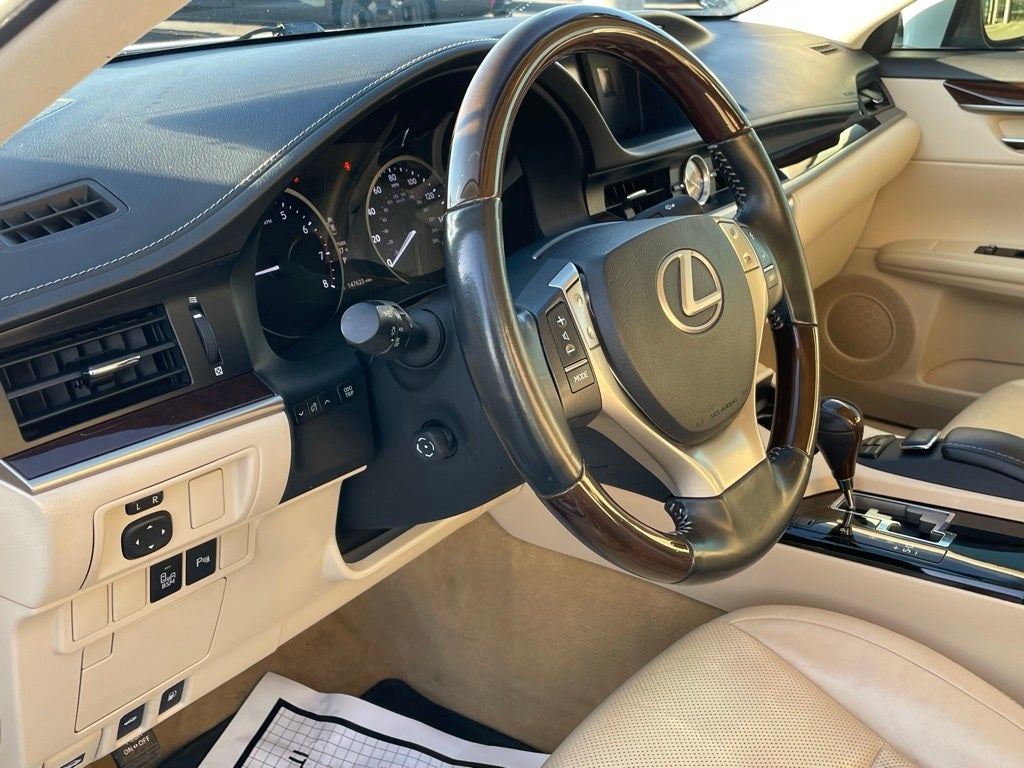 2013 Lexus ES 350 - MOONROOF / HEATED SEATS