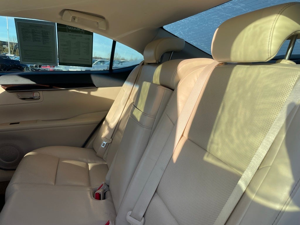 2013 Lexus ES 350 - MOONROOF / HEATED SEATS
