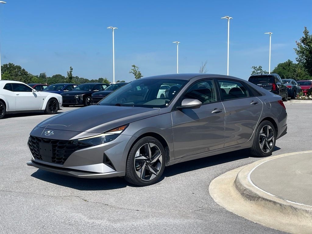 2023 Hyundai ELANTRA SEL