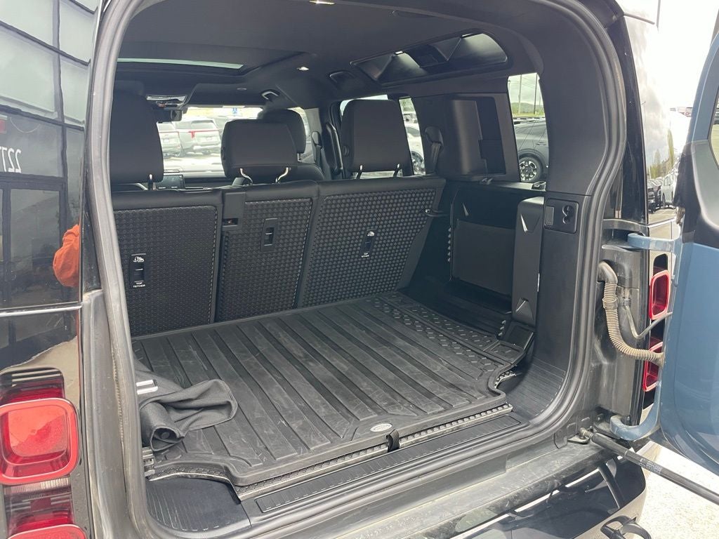 2025 Land Rover Defender 110 X-Dynamic SE - PANORAMIC ROOF / ELECTRONIC AIR SUSPENSION