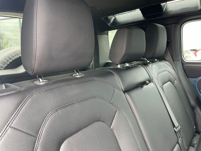 2025 Land Rover Defender 110 X-Dynamic SE - PANORAMIC ROOF / ELECTRONIC AIR SUSPENSION