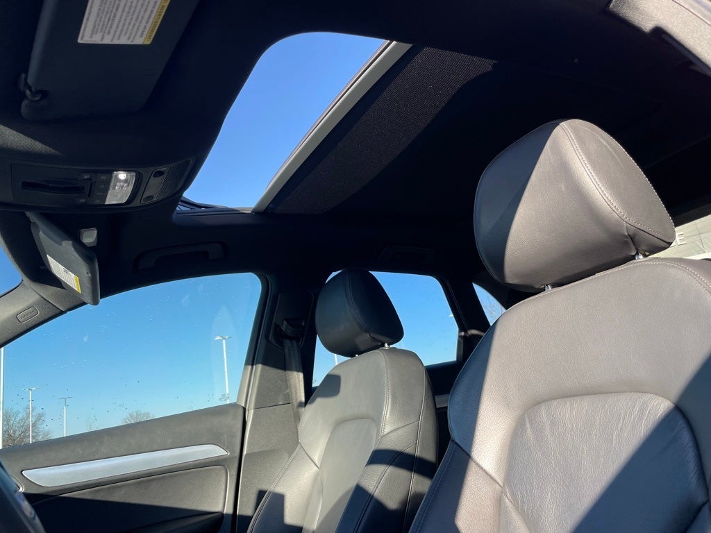 2018 Audi Q3 2.0T Premium Plus quattro - PANORAMIC SUNROOF / CD PLAYER