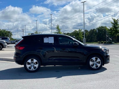 2020 Volvo XC40 Momentum