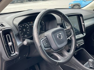 2020 Volvo XC40 Momentum