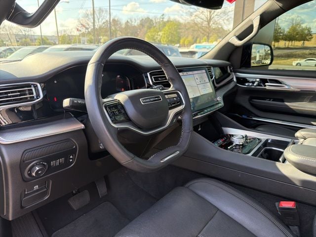 2023 Jeep Grand Wagoneer Base