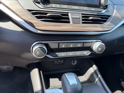 2025 Nissan Altima 2.5 SV CARFAX 1-Owner