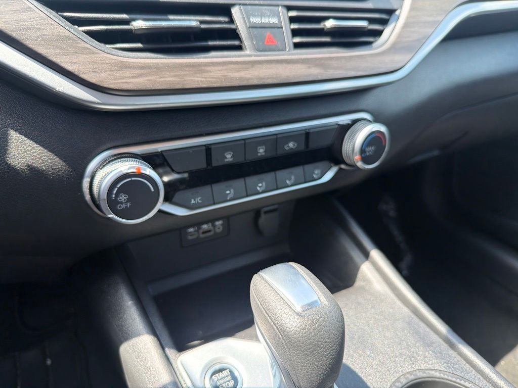 2025 Nissan Altima 2.5 SV CARFAX 1-Owner