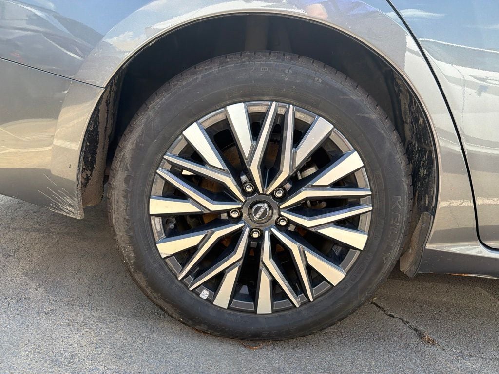 2025 Nissan Altima 2.5 SV CARFAX 1-Owner