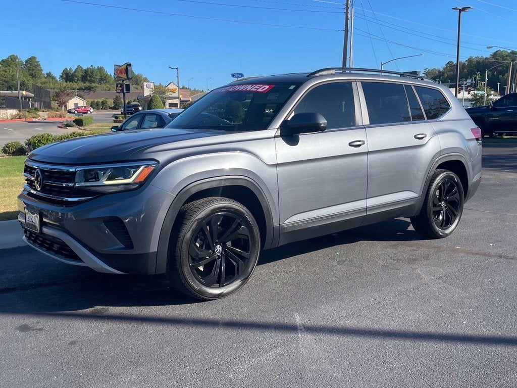 2023 Volkswagen Atlas 2.0T SE w/Technology Clean CarFax, One Owner, Third Row Seat