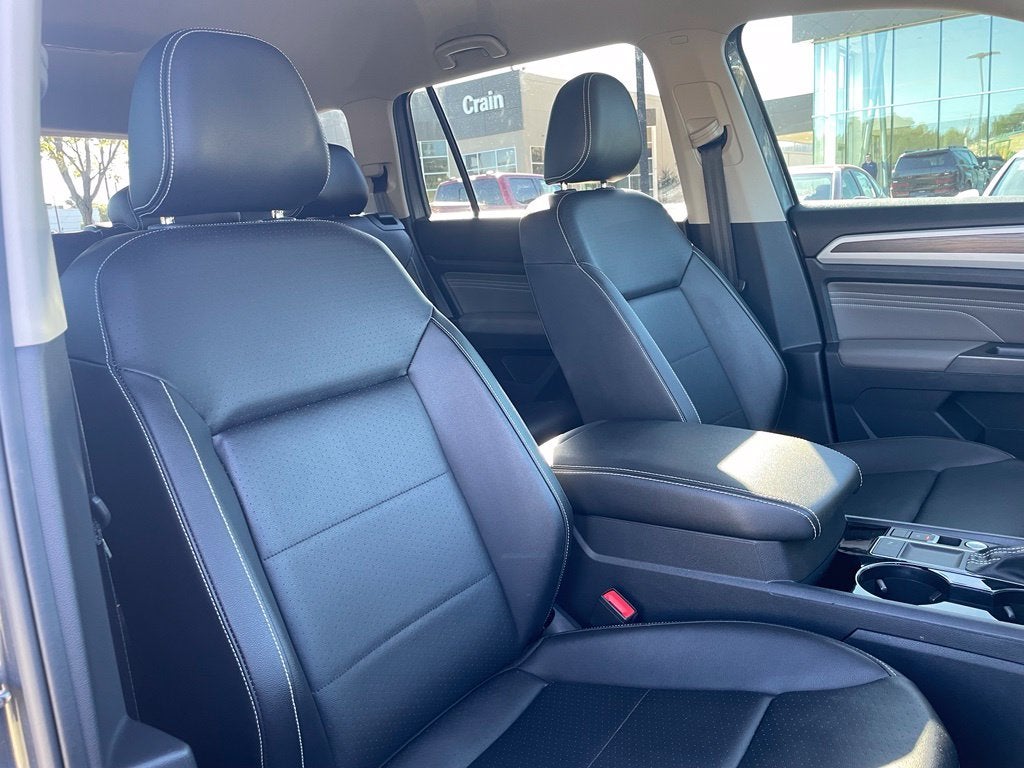 2023 Volkswagen Atlas 2.0T SE w/Technology Clean CarFax, One Owner, Third Row Seat