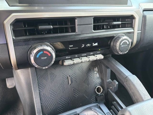 2024 Toyota Tacoma SR5 CLEAN CARFAX 1-OWNER