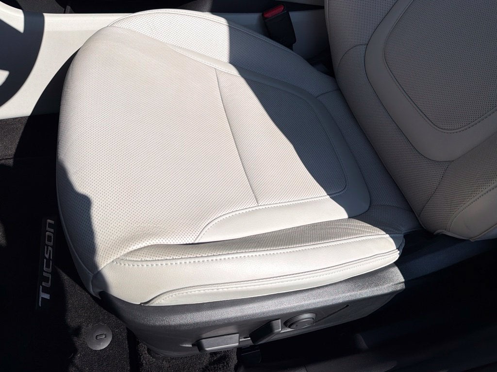 2025 Hyundai TUCSON Limited Clean Carfax, One Owner