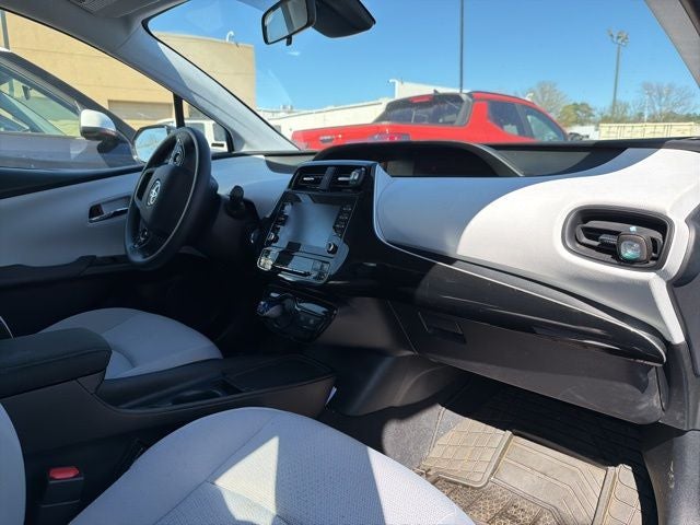 2020 Toyota Prius LE