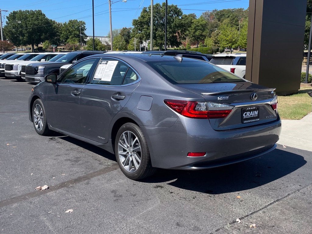 2016 Lexus ES 300h Luxury Pkg, Navi, Adaptive Cruise, Parking Sensors