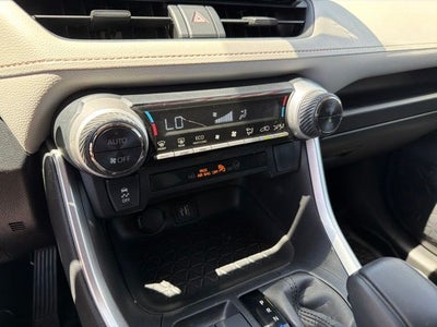 2025 Toyota RAV4 Hybrid XLE CARFAX 1-OWNER