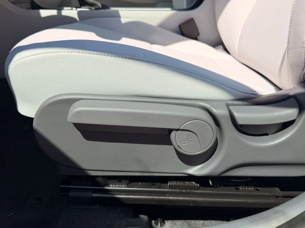 2027 Hyundai KONA SE