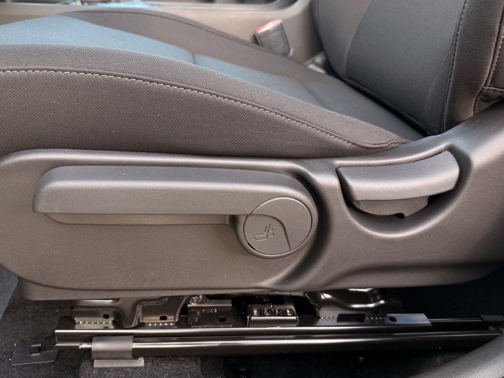 2027 Hyundai KONA SE
