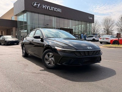 2026 Hyundai ELANTRA SE