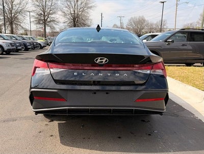 2026 Hyundai ELANTRA SE