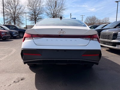 2026 Hyundai ELANTRA SE